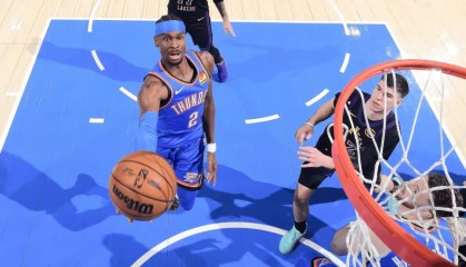 开云app官网下载-压制！湖人6天内主客场均惨败给雷霆，两场合计输了79分