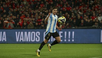 阿媒谈阿尔瓦雷斯：阿根廷目前表现最好的球员之一，世界杯无忧