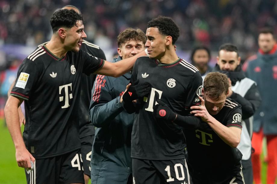 [图]奥利塞3传1射穆西亚拉助攻 拜仁5-1胜莱比锡